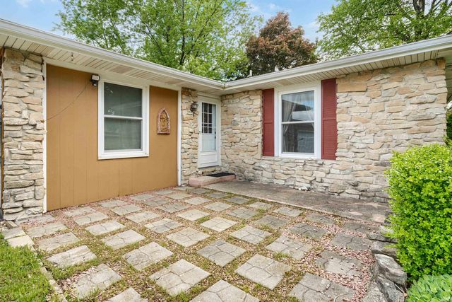9482 E 100 South Road, Greentown, IN 46936