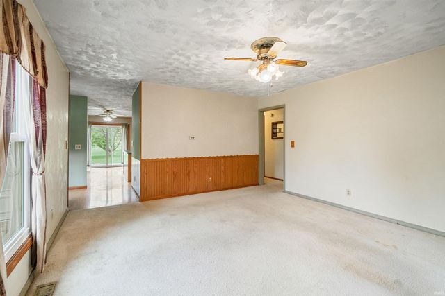 9482 E 100 South Road, Greentown, IN 46936