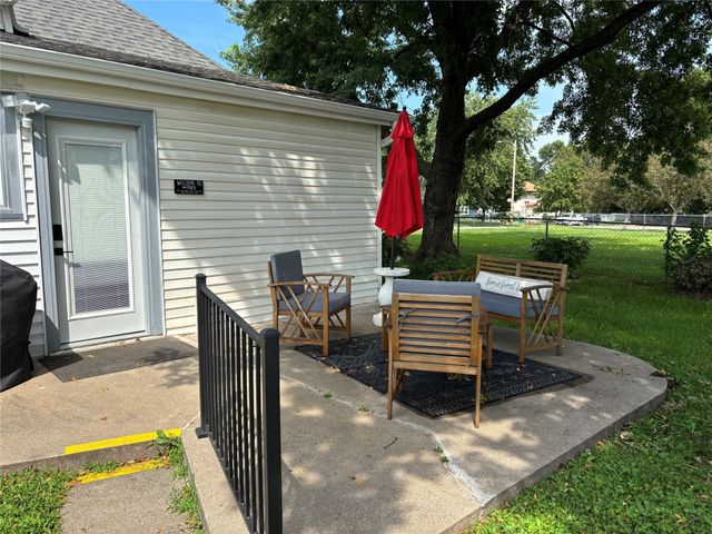 316 E Jefferson Street, Winterset, IA 50273