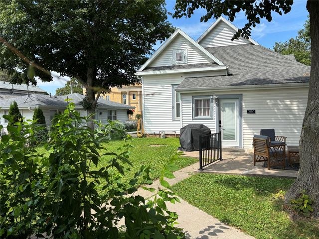 316 E Jefferson Street, Winterset, IA 50273