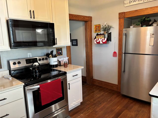 316 E Jefferson Street, Winterset, IA 50273