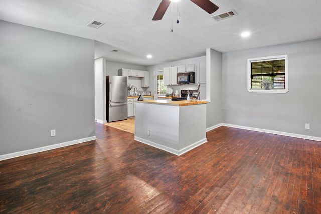 2105 Miriam St, Leesville, LA 71446