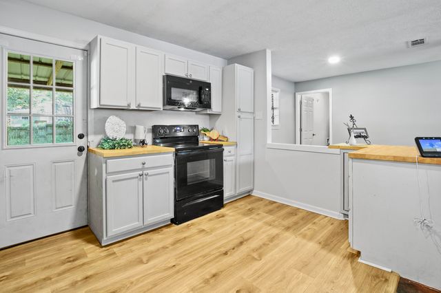 2105 Miriam St, Leesville, LA 71446