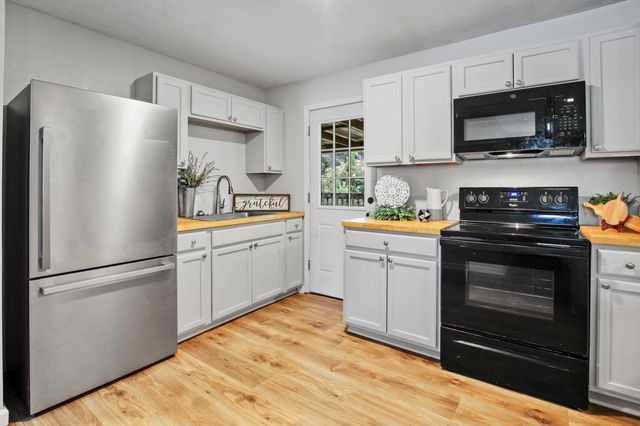 2105 Miriam St, Leesville, LA 71446