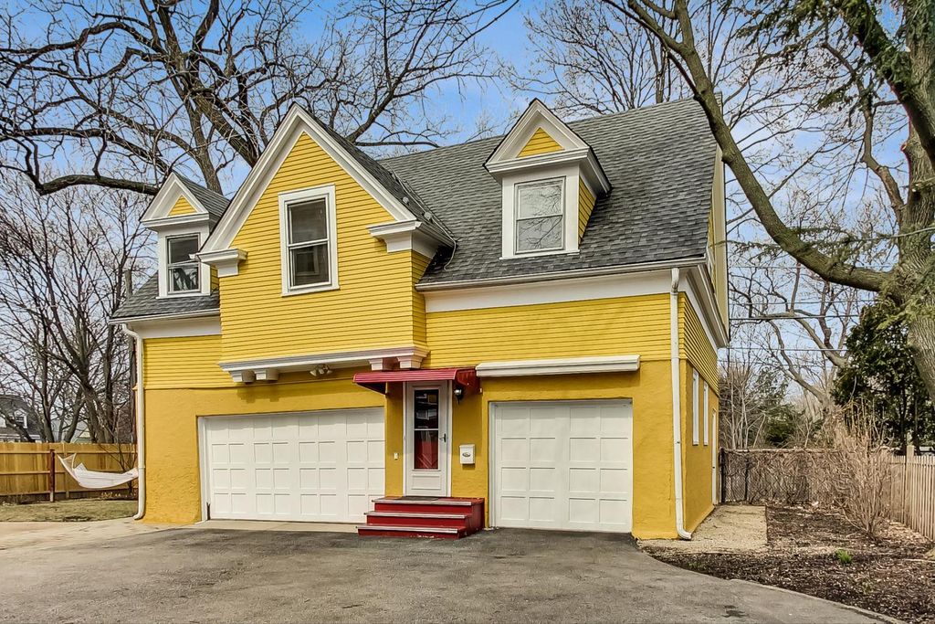 1327 Church Street CH, Evanston, IL 60201