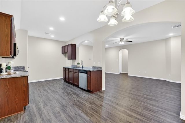 108 Westview Drive, Gun Barrel City, TX 75156