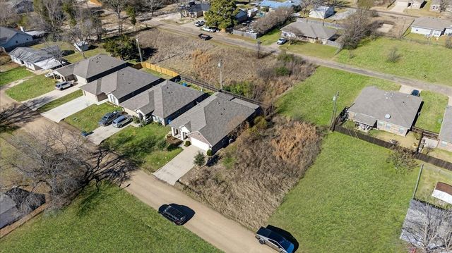 108 Westview Drive, Gun Barrel City, TX 75156