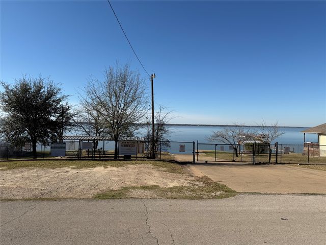 108 Westview Drive, Gun Barrel City, TX 75156