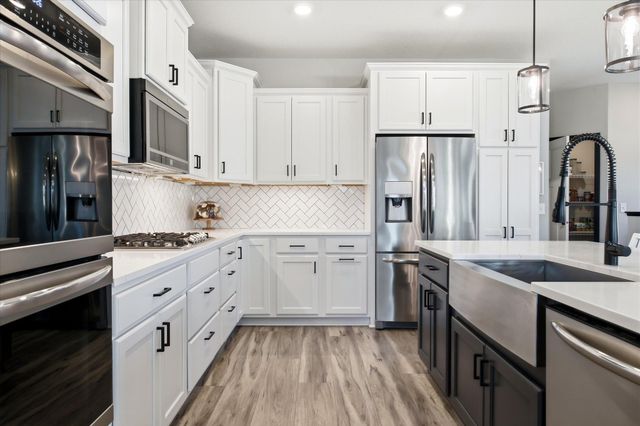 20245 Glenbrook Path, Lakeville, MN 55044
