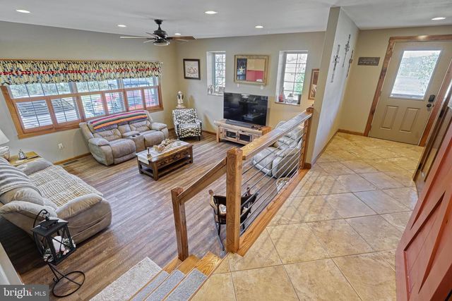 531 CAPITOL HILL RD, Dillsburg, PA 17019