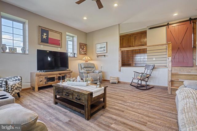 531 CAPITOL HILL RD, Dillsburg, PA 17019