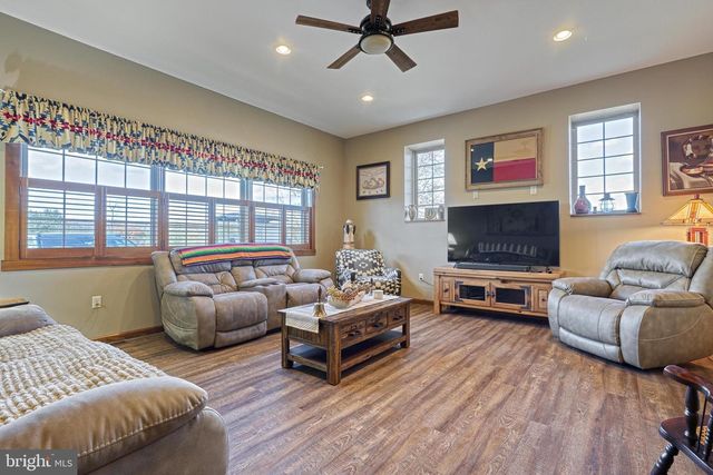 531 CAPITOL HILL RD, Dillsburg, PA 17019