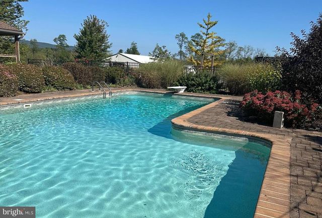 531 CAPITOL HILL RD, Dillsburg, PA 17019