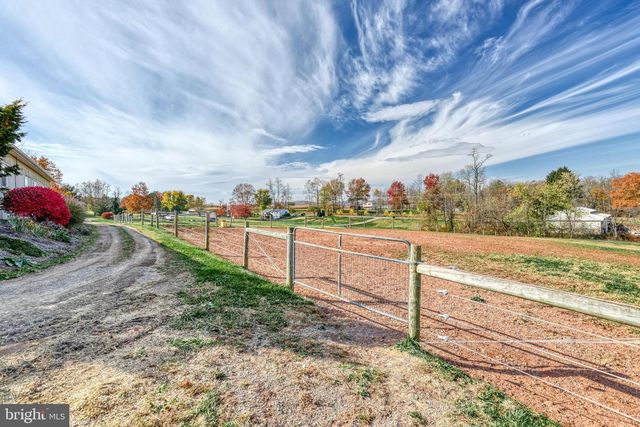 531 CAPITOL HILL RD, Dillsburg, PA 17019