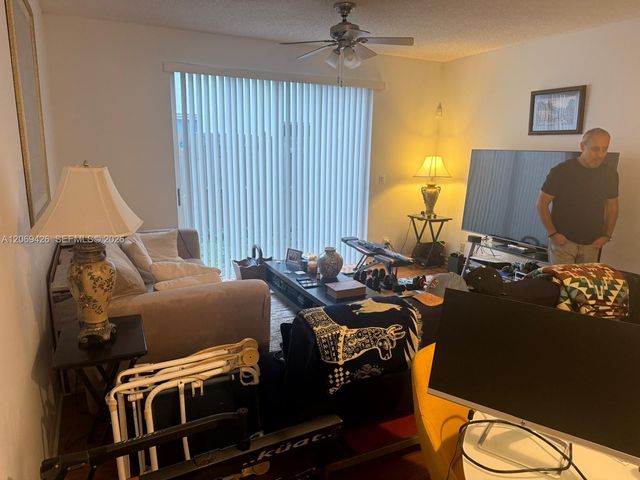 820 NE 212th Terrace 4, Miami, FL 33179
