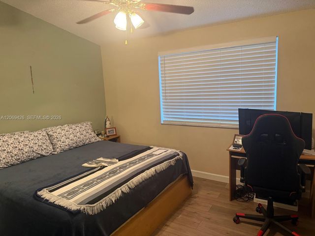 820 NE 212th Terrace 4, Miami, FL 33179