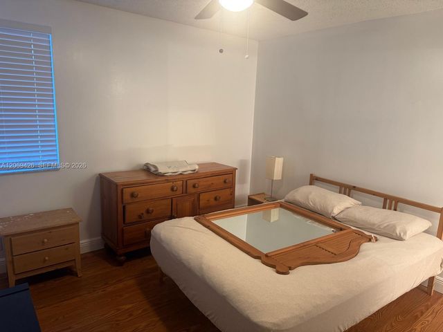 820 NE 212th Terrace 4, Miami, FL 33179