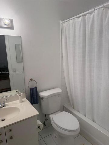 820 NE 212th Terrace 4, Miami, FL 33179
