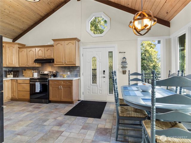 170 E Camus Drive, Shelton, WA 98584