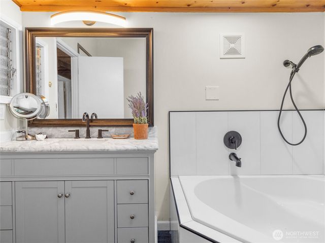 170 E Camus Drive, Shelton, WA 98584