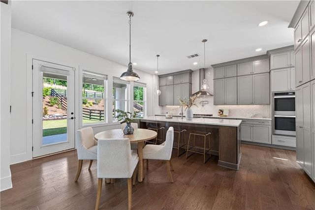 1011 Ridgeview Road, Woodstock, GA 30188