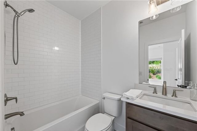 1011 Ridgeview Road, Woodstock, GA 30188