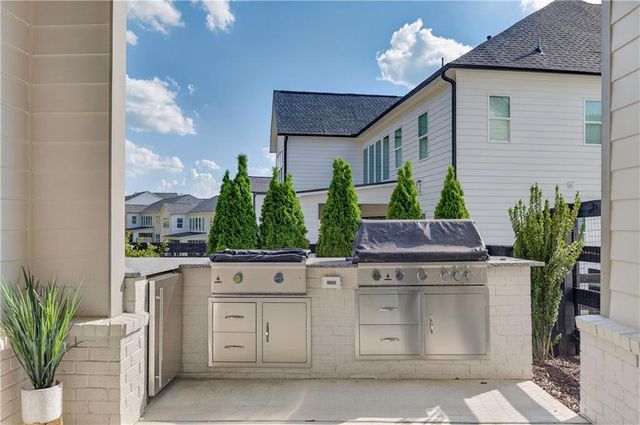 1011 Ridgeview Road, Woodstock, GA 30188