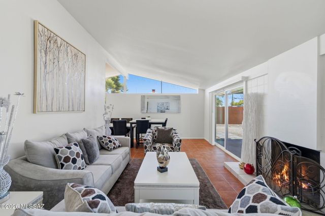 4936 N La Cañada Drive, Tucson, AZ 85704