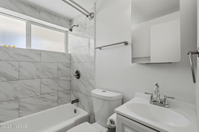 4936 N La Cañada Drive, Tucson, AZ 85704