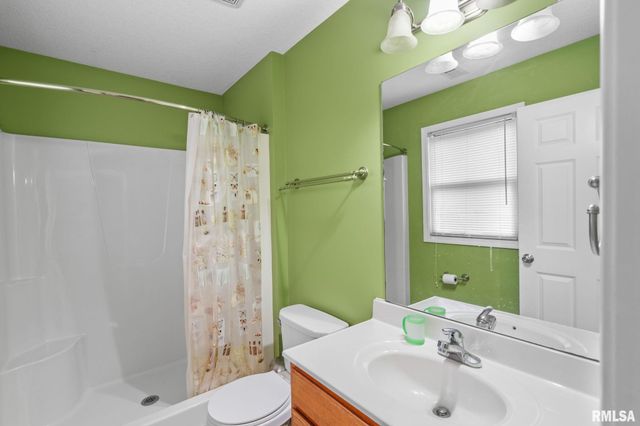 5312 HILLANDALE Road, Davenport, IA 52806