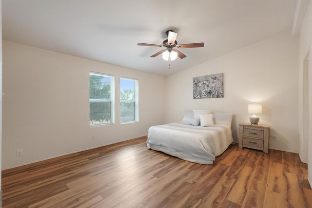 984 Hollywood Boulevard, Corrales, NM 87048