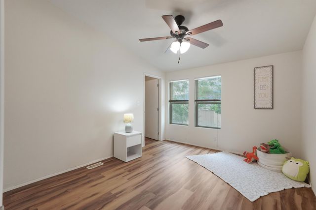 984 Hollywood Boulevard, Corrales, NM 87048