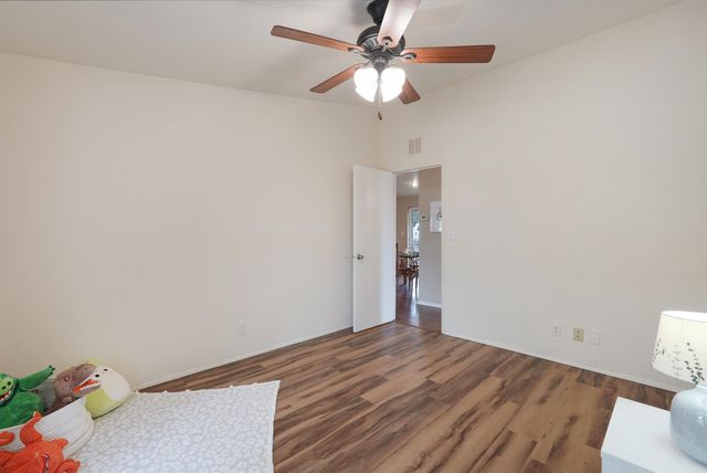 984 Hollywood Boulevard, Corrales, NM 87048