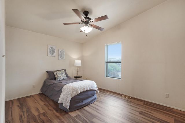 984 Hollywood Boulevard, Corrales, NM 87048