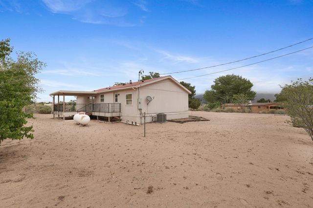984 Hollywood Boulevard, Corrales, NM 87048
