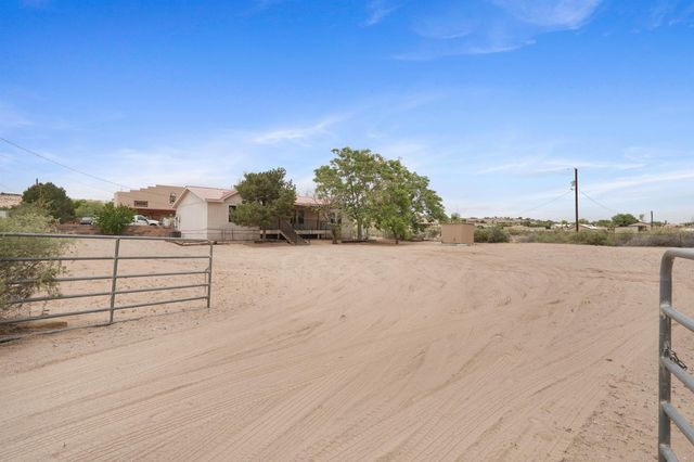 984 Hollywood Boulevard, Corrales, NM 87048