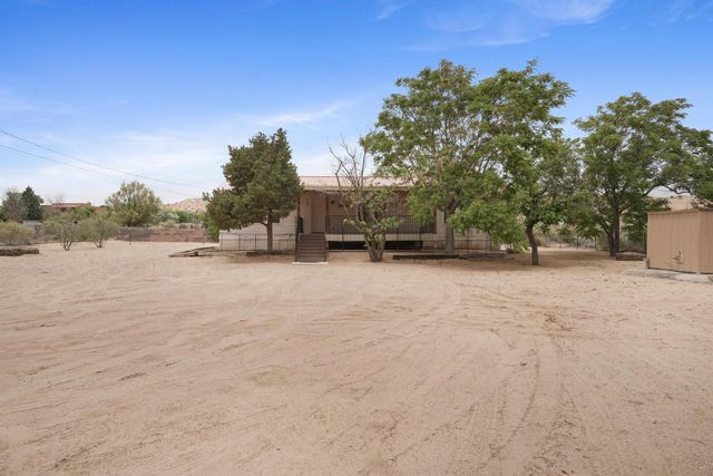 984 Hollywood Boulevard, Corrales, NM 87048
