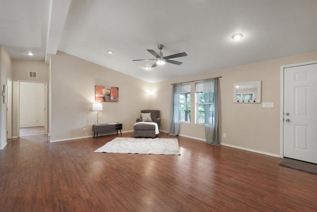 984 Hollywood Boulevard, Corrales, NM 87048