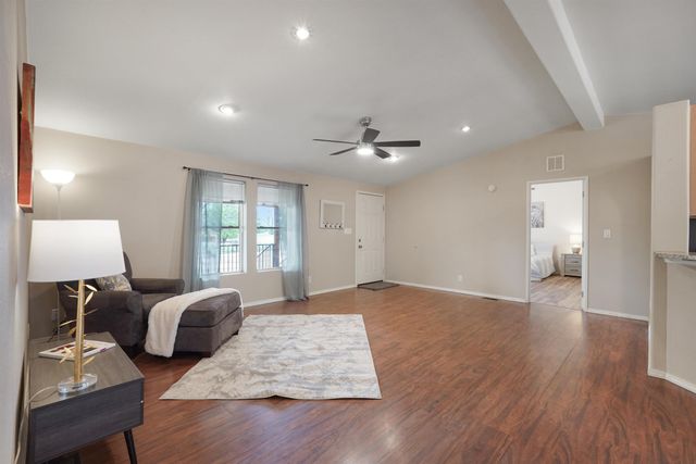 984 Hollywood Boulevard, Corrales, NM 87048