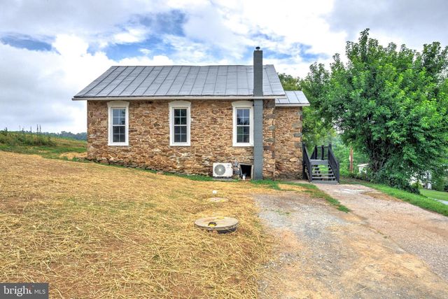 1234 CANADOCHLY RD, York, PA 17406