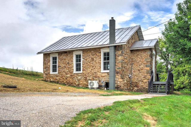 1234 CANADOCHLY RD, York, PA 17406