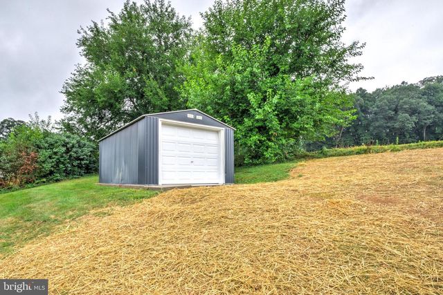 1234 CANADOCHLY RD, York, PA 17406
