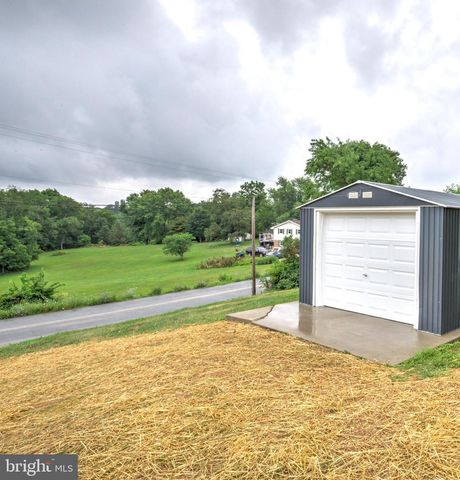 1234 CANADOCHLY RD, York, PA 17406