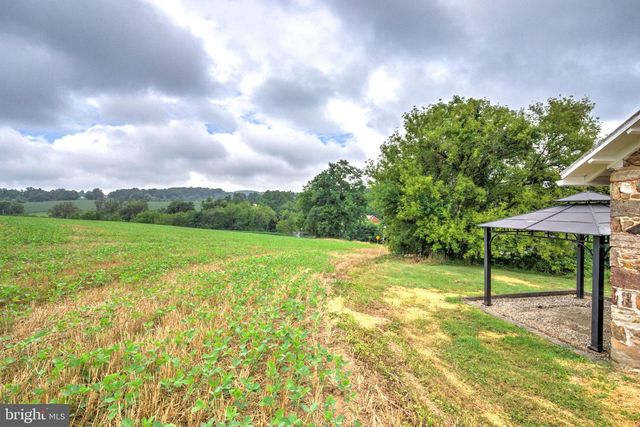 1234 CANADOCHLY RD, York, PA 17406