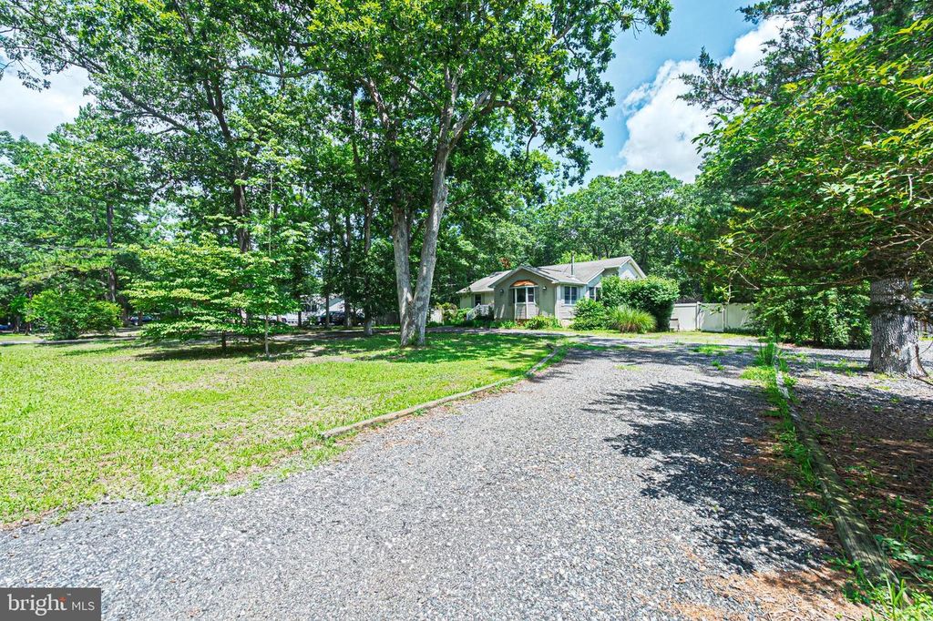 5352 READING AVE, Egg Harbor City, NJ 08215