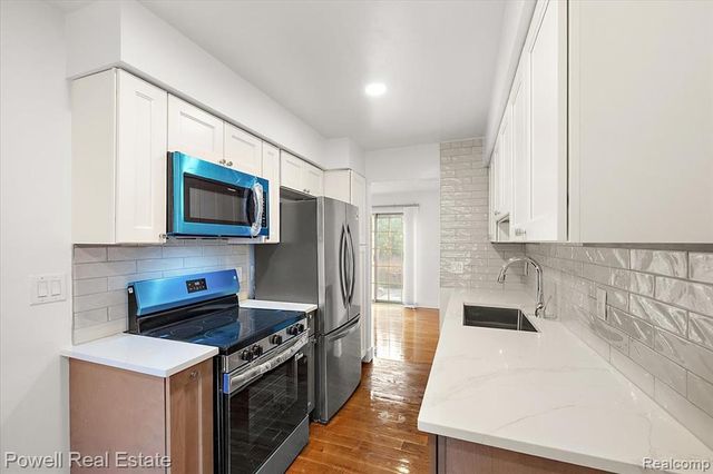 3403 Crooks Road, Royal Oak, MI 48073