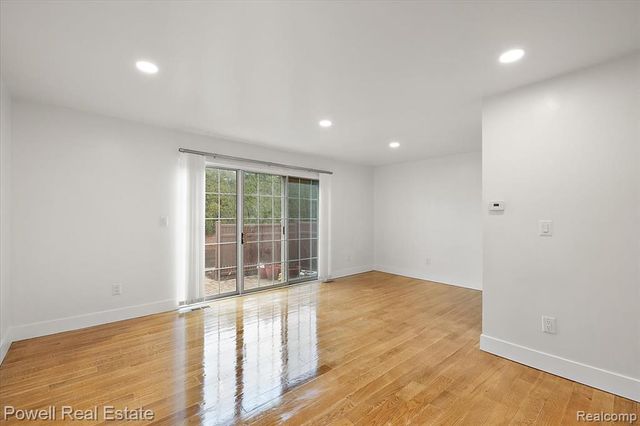 3403 Crooks Road, Royal Oak, MI 48073