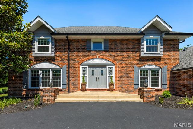 12405 Montsouris Drive, Creve Coeur, MO 63141