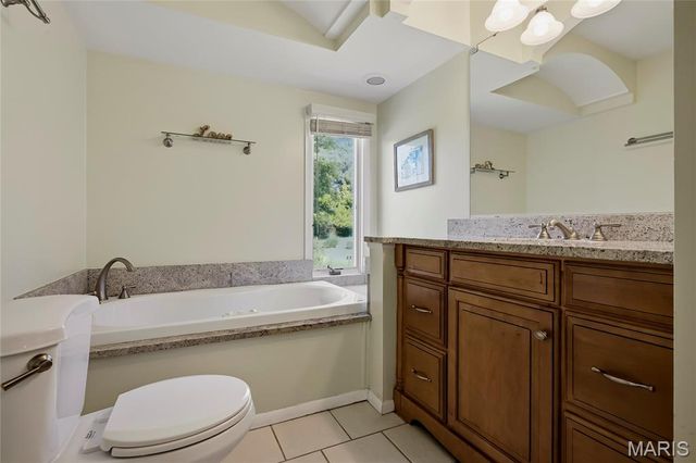 12405 Montsouris Drive, Creve Coeur, MO 63141