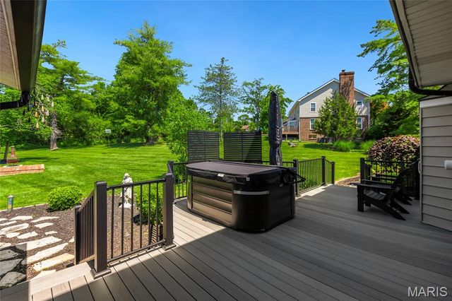 12405 Montsouris Drive, Creve Coeur, MO 63141